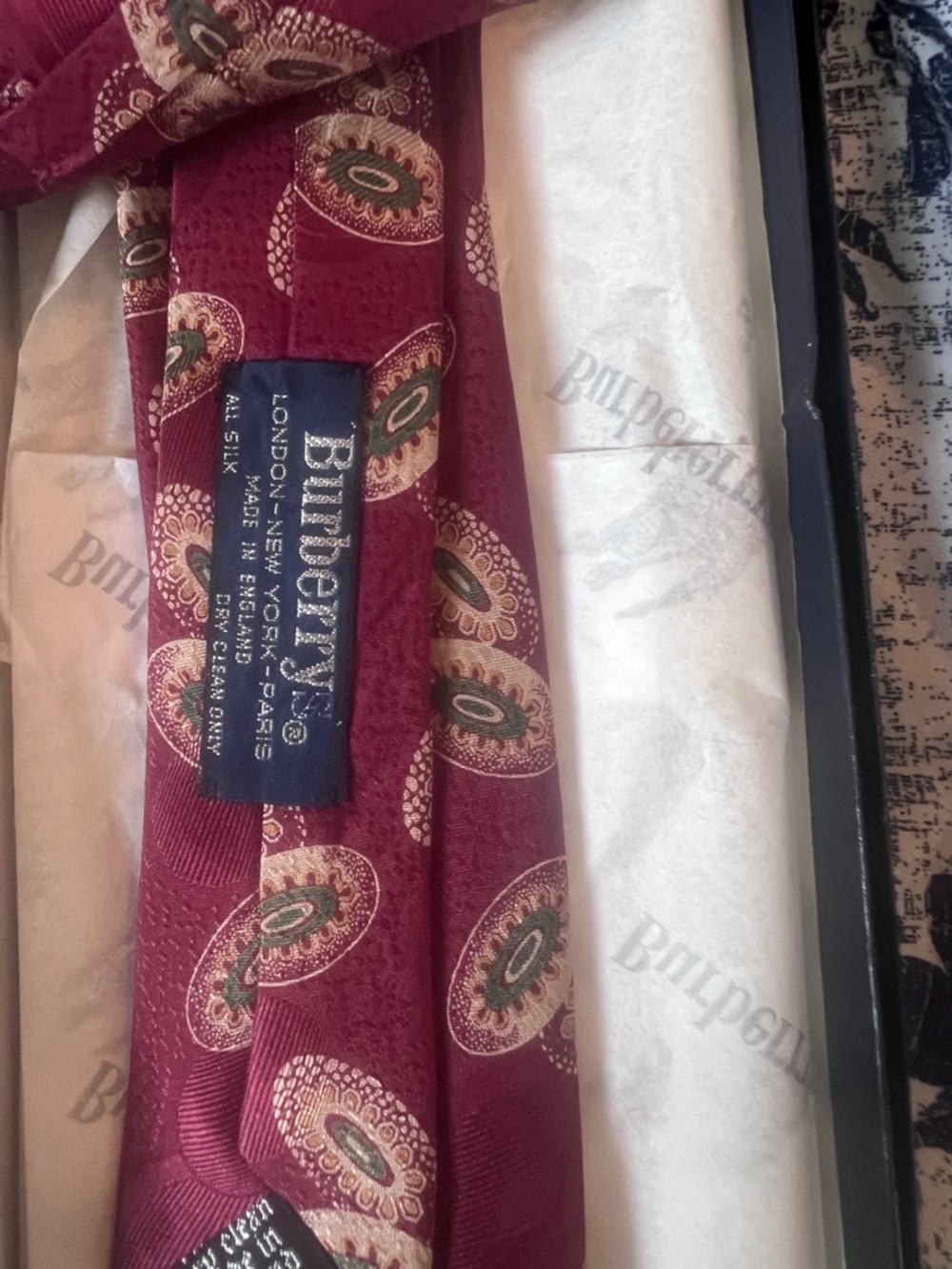 Vintage Burberry Tie - Picture 4 of 6